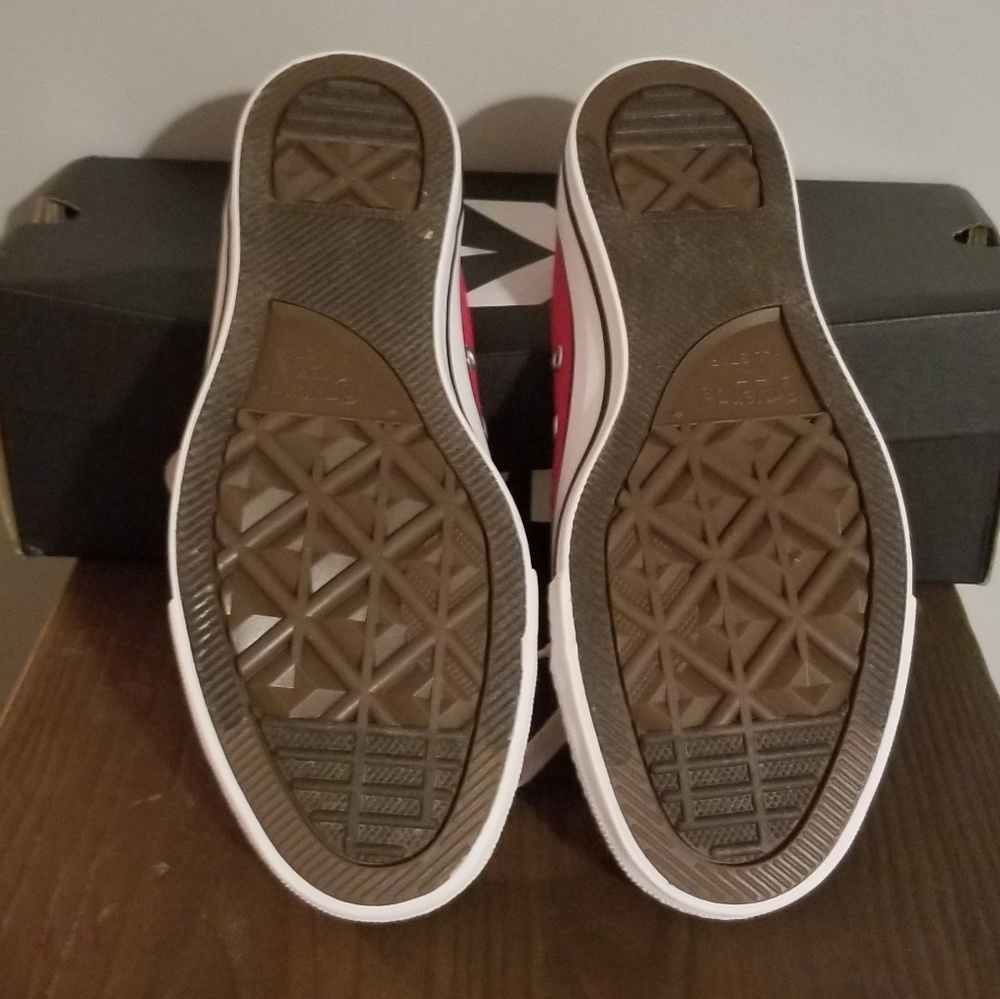 Converse - Picture 3 of 4
